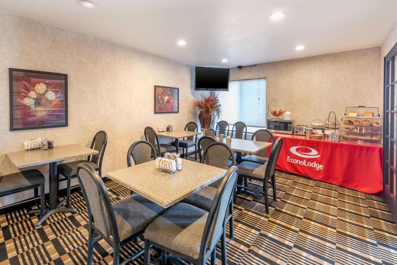 Econo Lodge Пуебло Екстер'єр фото