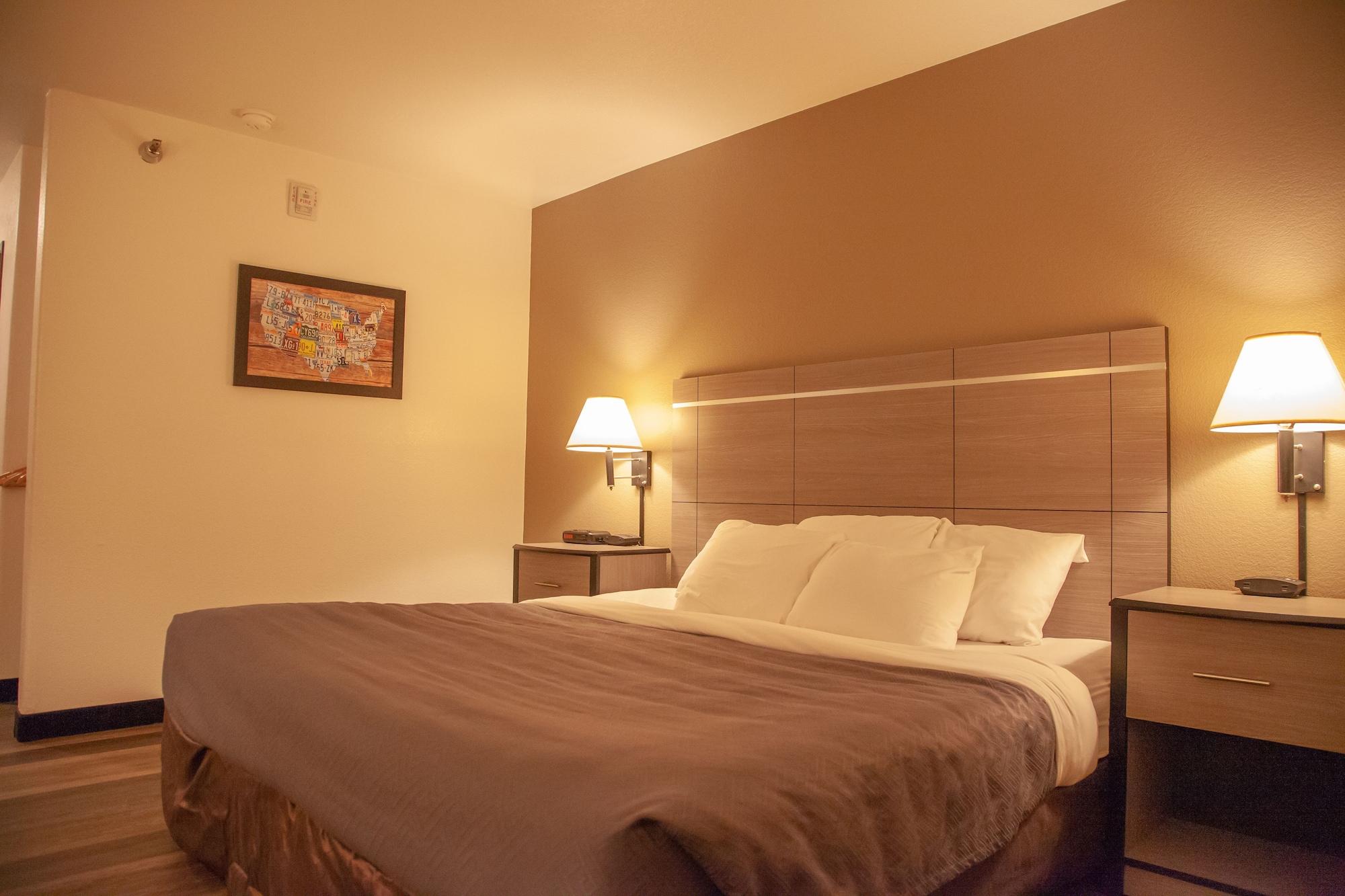 Econo Lodge Пуебло Екстер'єр фото