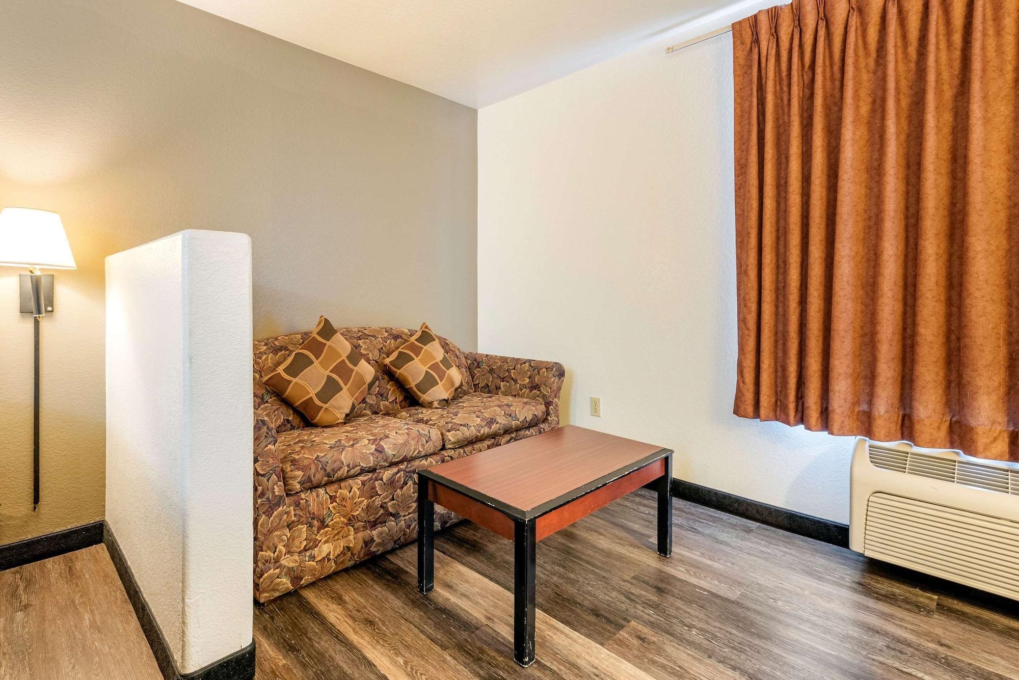 Econo Lodge Пуебло Екстер'єр фото