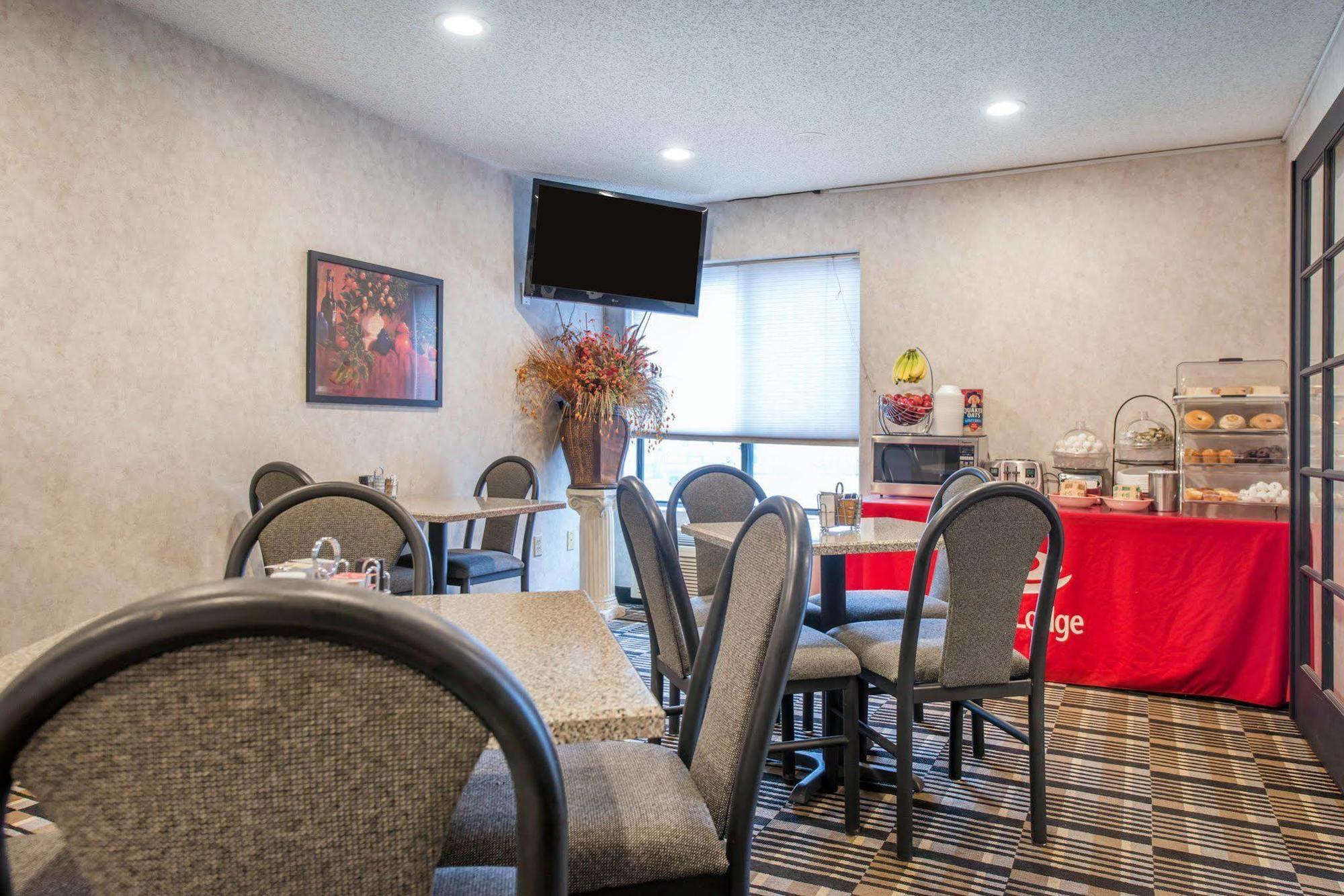 Econo Lodge Пуебло Екстер'єр фото