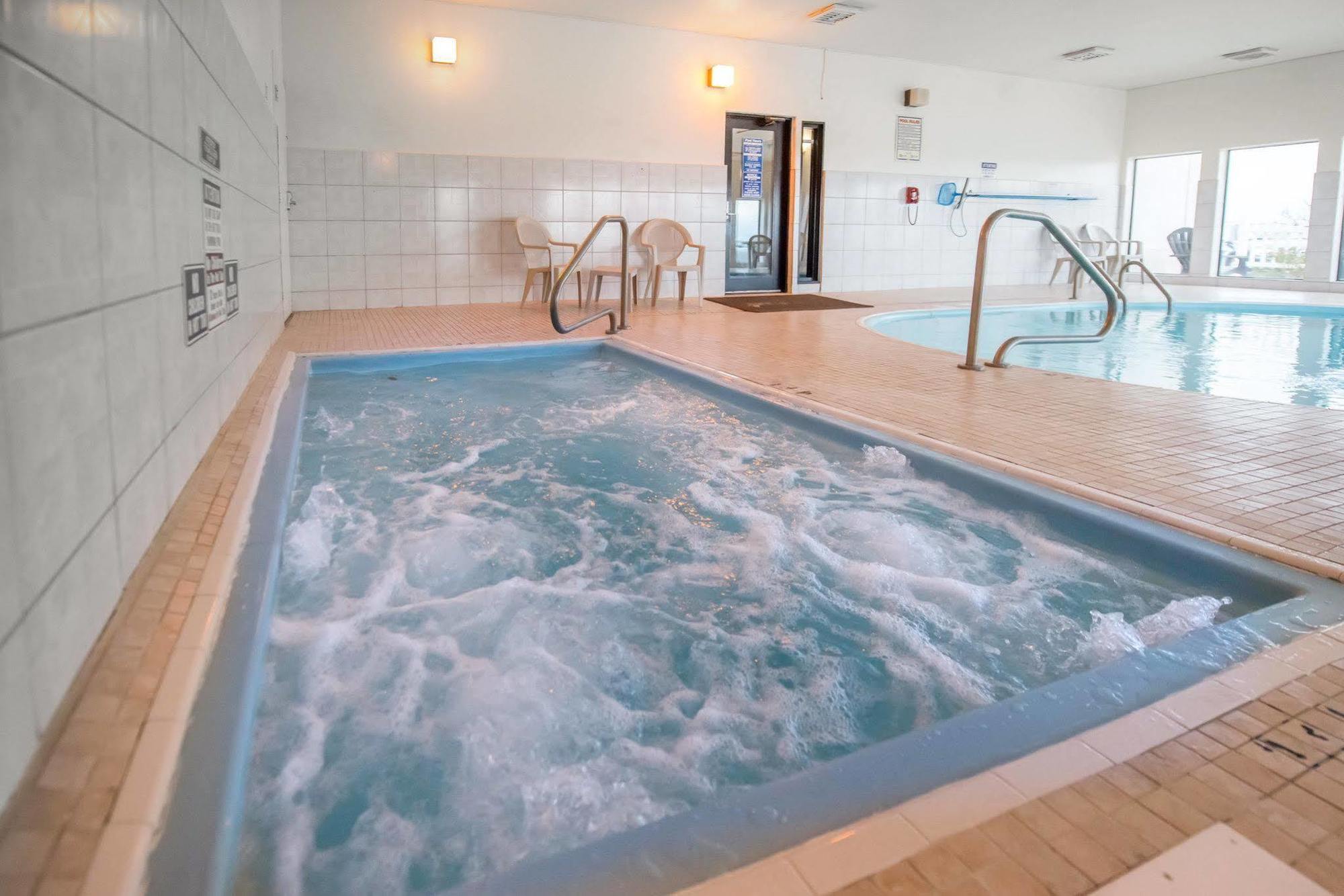 Econo Lodge Пуебло Екстер'єр фото